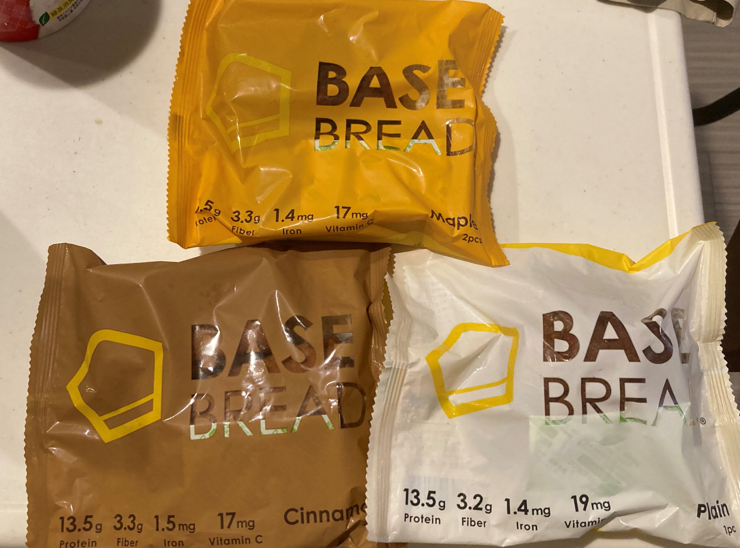 BASE BREAD3種類の画像です。